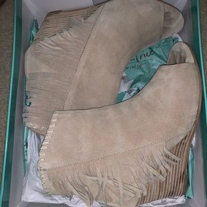 Diba True Natural Cow Fringe Booties